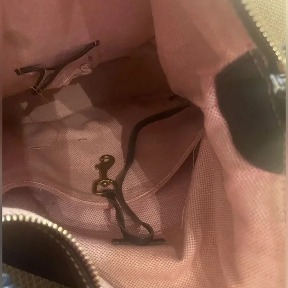 - Dooney & Bourke Large Dillen Bag -GUC - Picture 15 of 16